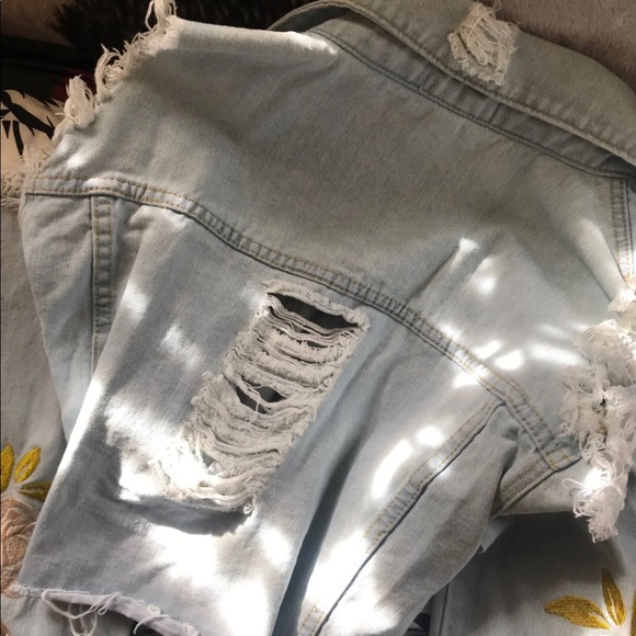 Denim Crop Jacket - Picture 3 of 3